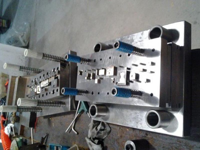 新巴尔虎左旗模具制造-12